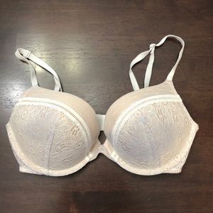 Victoria’s Secret very sexy push-up bra size 32D